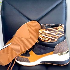 Micheal Kors boots